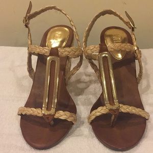 Super cute gold detailed wedges